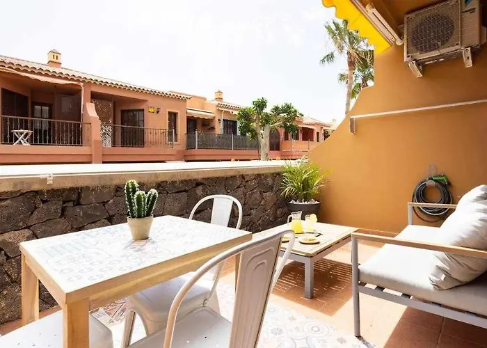 Sunnyland Costa Silencio Parking